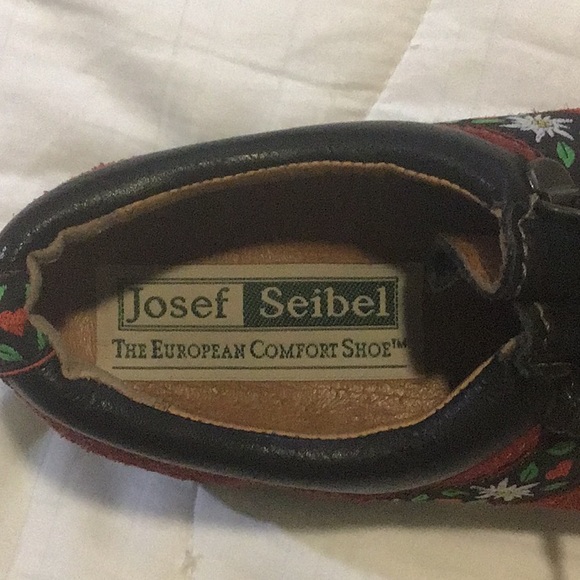 Josef Seibel red floral shoes - Picture 2 of 5